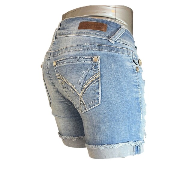 Wallflower Shorts Women 0 Low Rise Distressed Patches Patriotic Stretch (W26 L2) - Picture 6 of 16